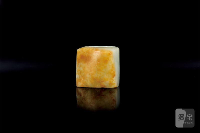 和田玉留皮马鞍形扳指